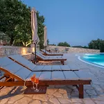 Lavanda Mansion Vila