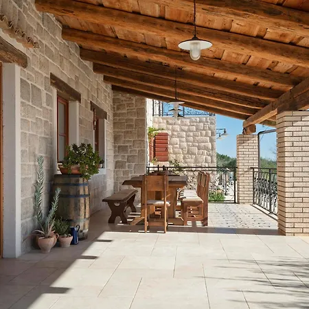 Lavanda Mansion Vila *