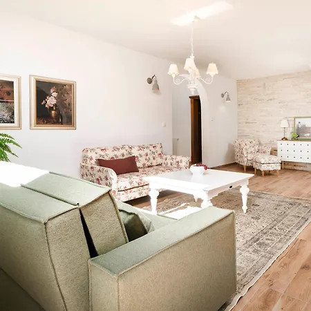 Villa Lavanda Mansion