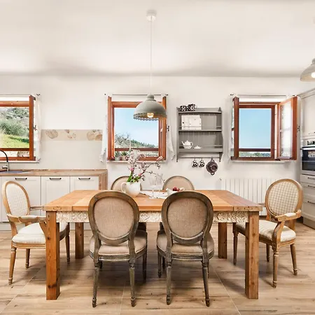 Lavanda Mansion Vila *