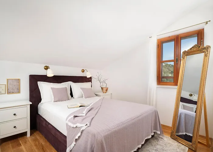 Lavanda Mansion Vila *